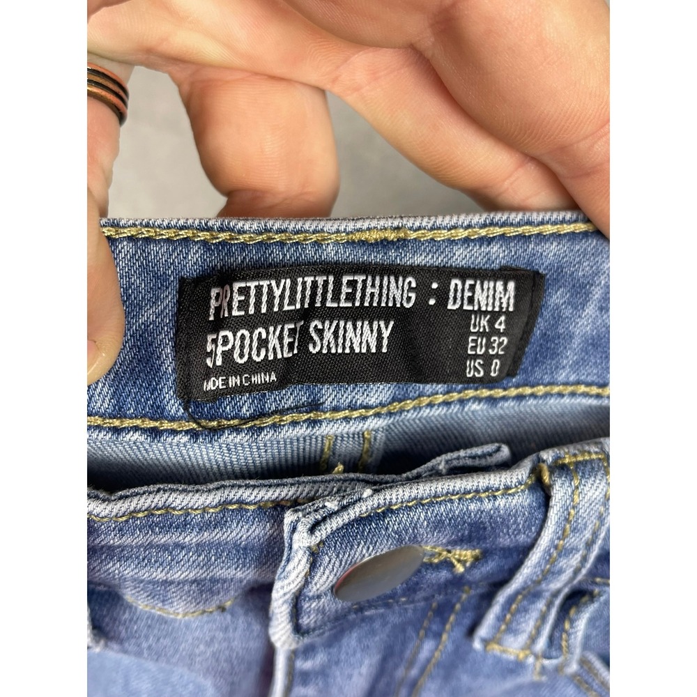 PrettyLittleThing High Waisted Ripped Knee Skinny‎ Jeans Blue Medium Wash US 0 - Picture 3 of 5